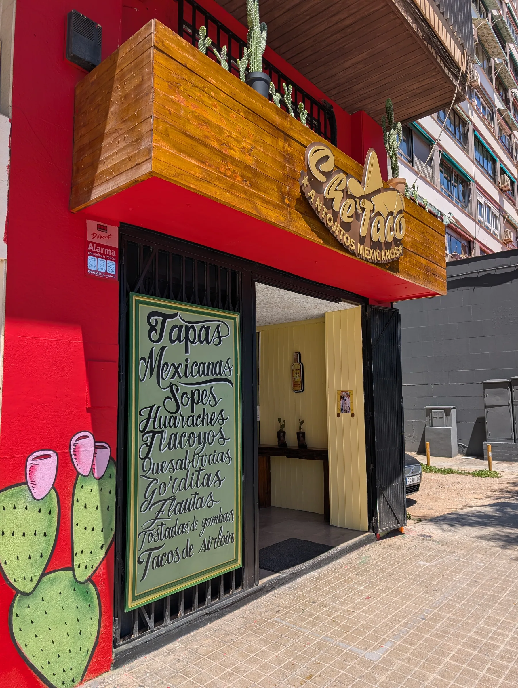 Che Taco storefront exterior in Valencia